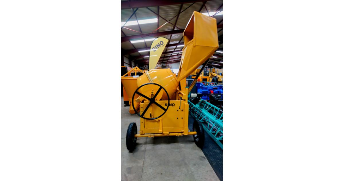 Concrete Mixer 320L Diesel with Hydraulic Lift