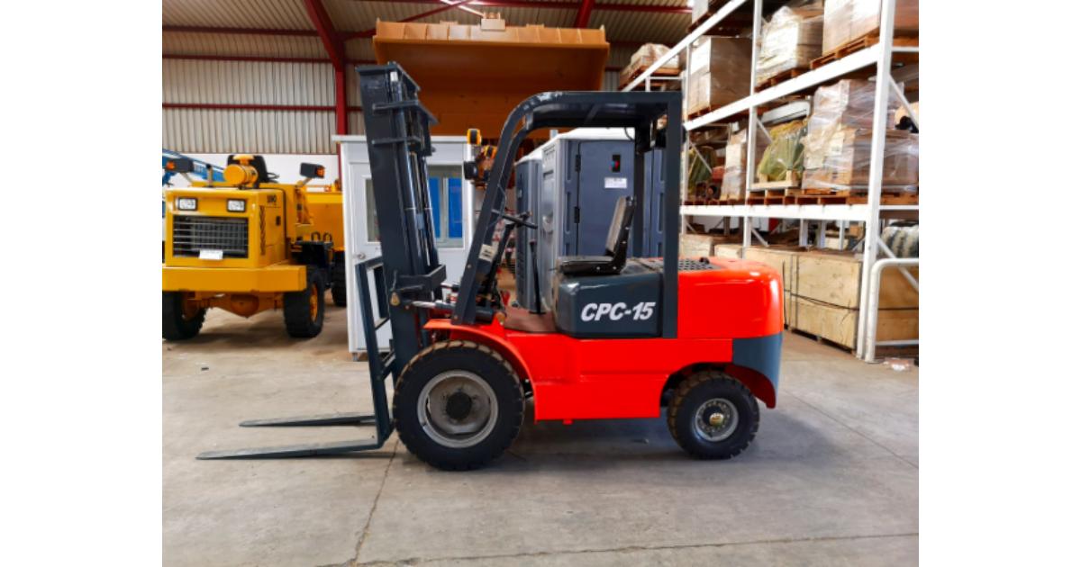 Forklift 1.2 Ton Diesel 2x4