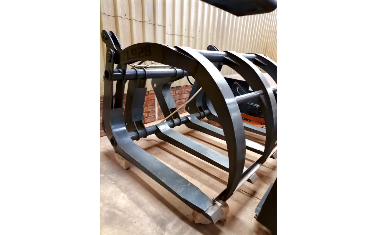 Log Grab / Hay Grab (ZL928 Loader)